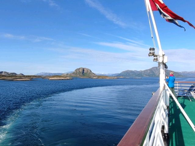 Best way to discover the Norvegian coastline