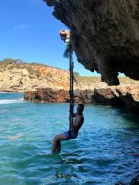 🏖️ One-Day Beach Tour in Ibiza – Sun, Sand & Crystal Waters ☀️🌴🚗