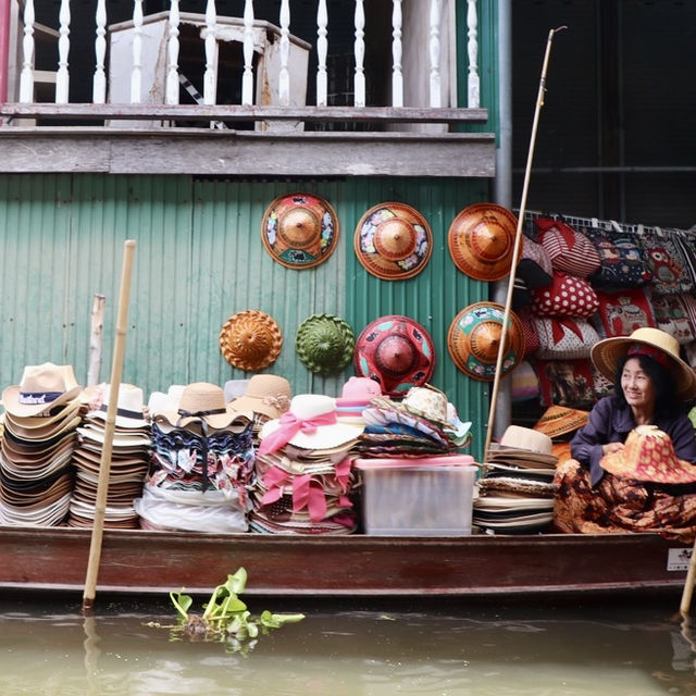 Thailand🇹🇭Discover the Vibrant Charm of Floating Market – A Must-Visit🚣‍♂️