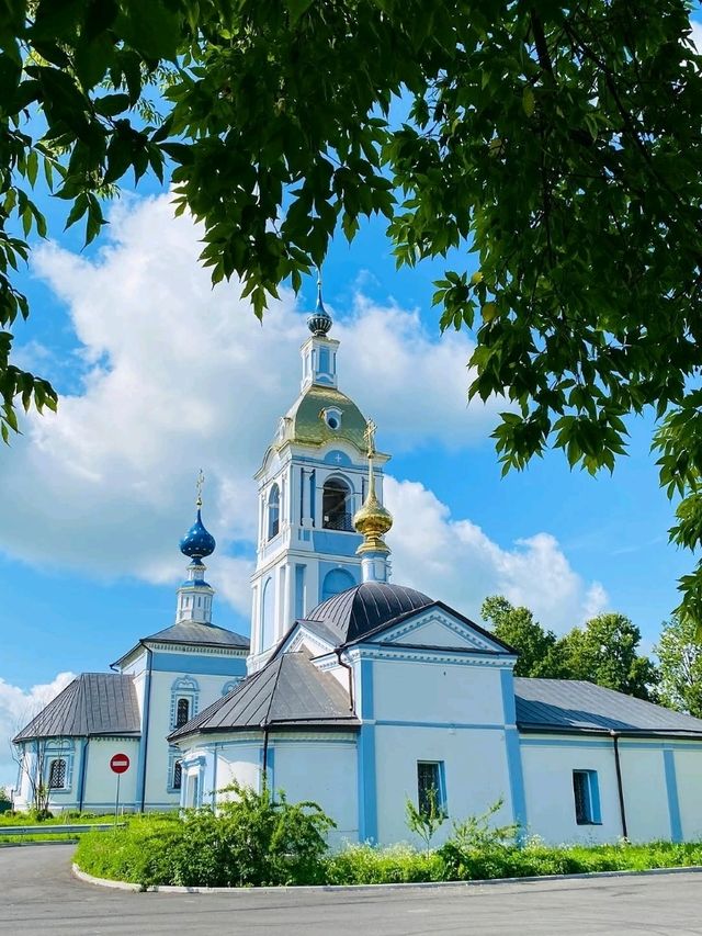 Znamensky Church Complex & Bell Tower: A Spiritual Beacon in Yuryev-Polsky