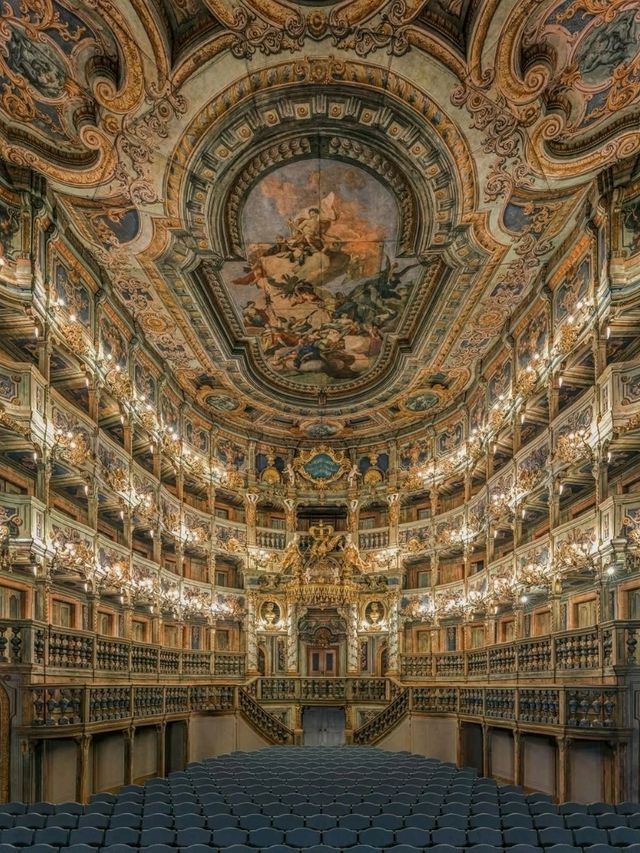🏰 Ludwig II’s Castles – Fairy Tale Majesty in Bavaria
