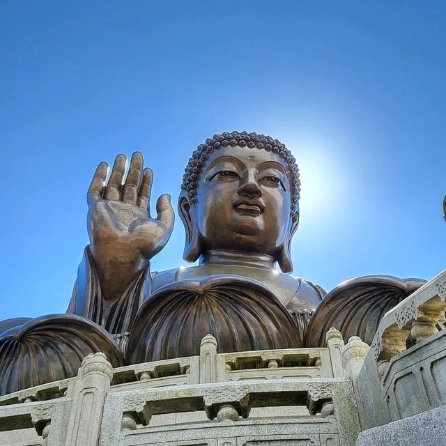 🌟 Discover the Majesty of the Big Buddha in Hong Kong! 🇭🇰🧘‍♂️