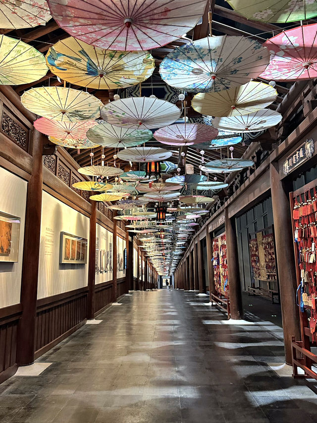 Glowing Wonder: Tech Meets Tradition at the Porcelain Tower 