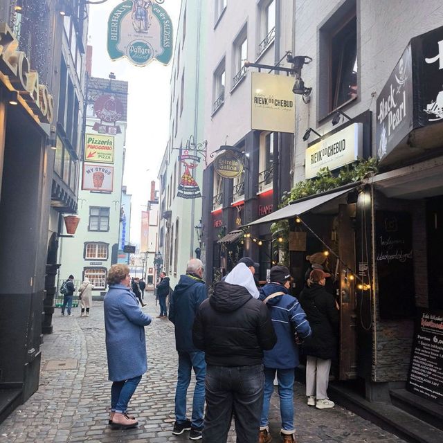 Cologne Weekend Vibes: Where Culture & Chill Collide 🌙🏨 Cologne Weekend Vibes: Where Culture & Chill Collide 🌙🏨