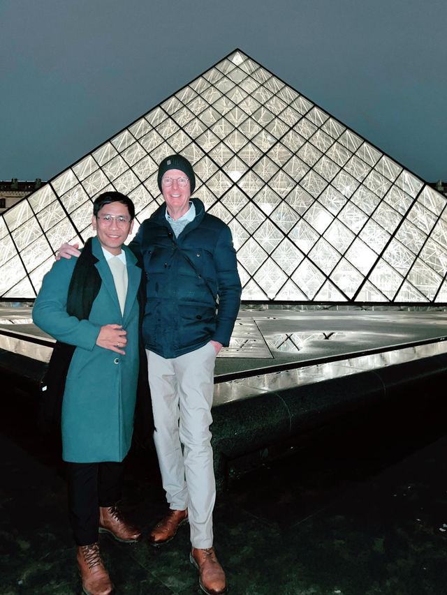 When Paris Lights Up, the Night Comes Alive 🇫🇷