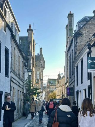 St Andrews: อัญมณีริมทะเลแห่งสกอตแลนด์ 。