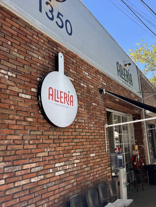 Обед в Pizzería Alleria: Уголок Неаполя в Сантьяго🍕🍕