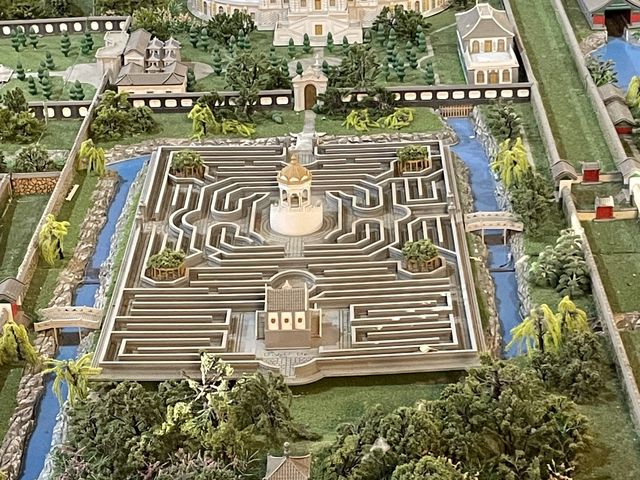 破壊し尽くされた歴史的建造物と噴水、圓明園