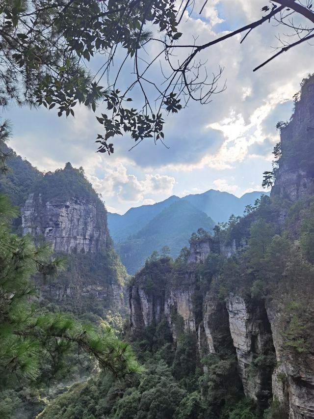 夾縫岩景區貴州獨山縣夾縫岩