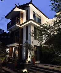 麗江！退房啦！小院真的很好住  超喜歡在麗江住的這家神仙民宿 真的好美！我實在是太喜歡了，住了一