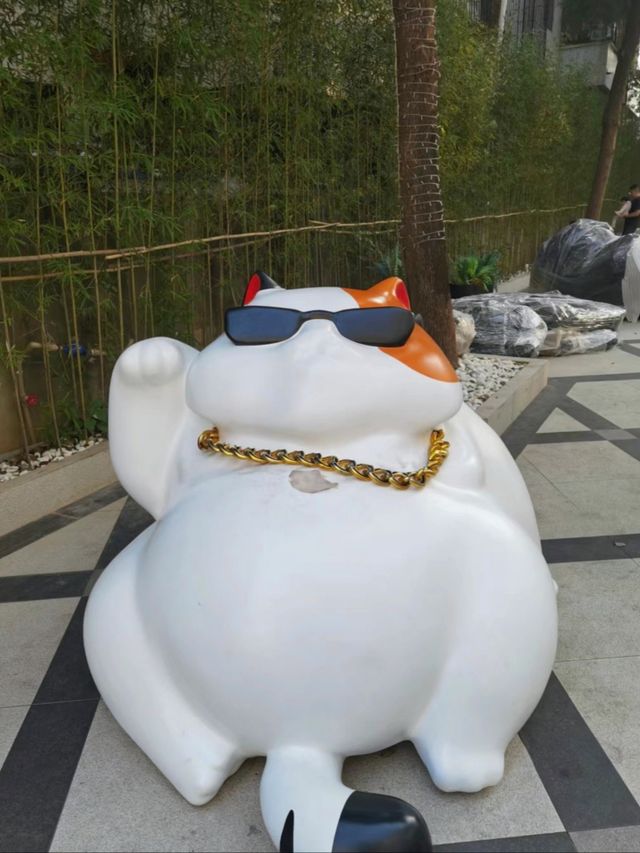 東莞33小鎮，一處融匯多元文化創意的產業園區，展現出別樣的魅力