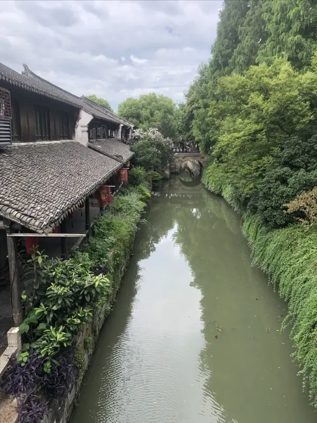 Touring Fengjing Ancient Town
