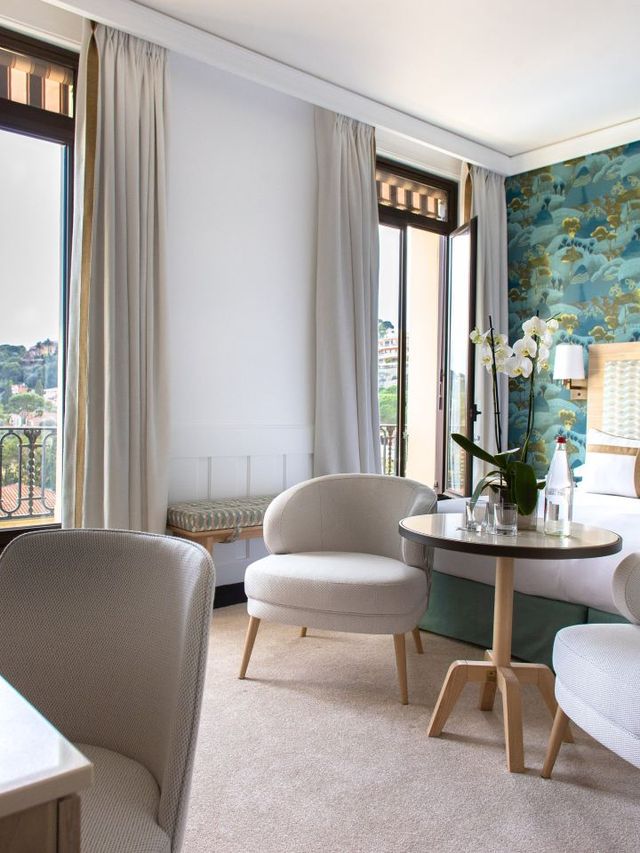 🌟 Saint-Jean-Cap-Ferrat's Luxe Stay: Royal-Riviera 🏨✨