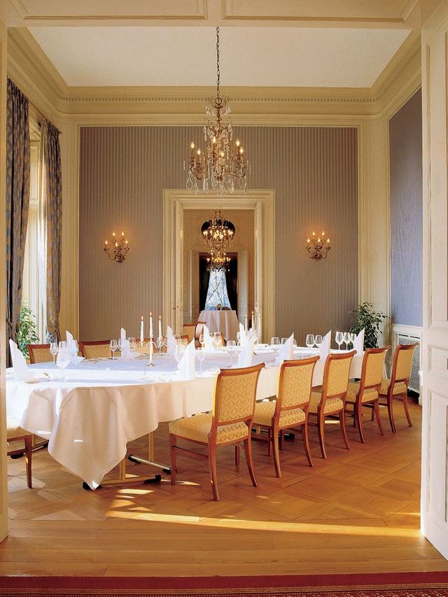🌟 Luxe Sleeps in Germany's Rothschildpark 🛎️✨
