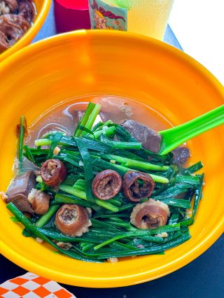 江門!就鍾意入呢啲又舊又細嘅舖...。