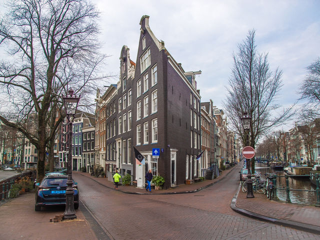 Here are Amsterdam’s SUPER Buildings!!!