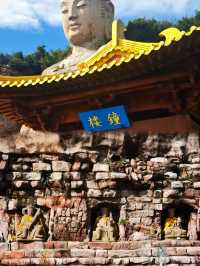 這座山地宮內瘞埋着五重棺槨密存的舍利子。
