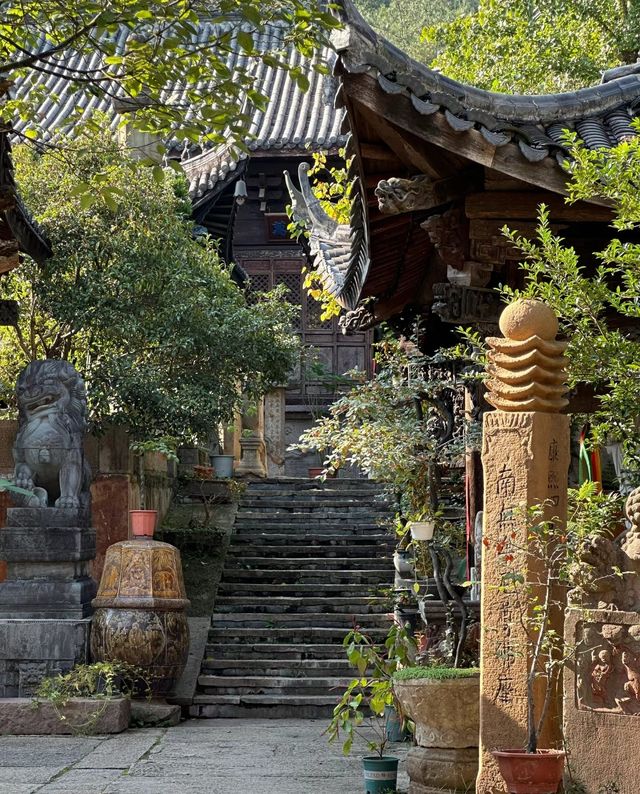 以為靈隱寺天台寺很絕了，直到我到了這兒。