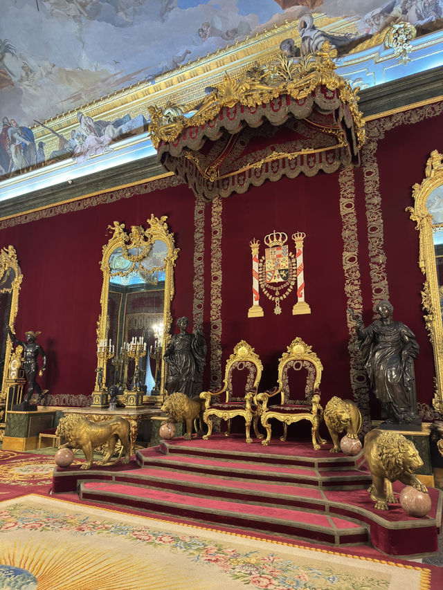馬德里王宮（Palacio Real de Madrid）：歐洲第三大皇宮
