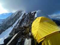 那抹勒多曼因藍！攀登6112米技術雪山！
