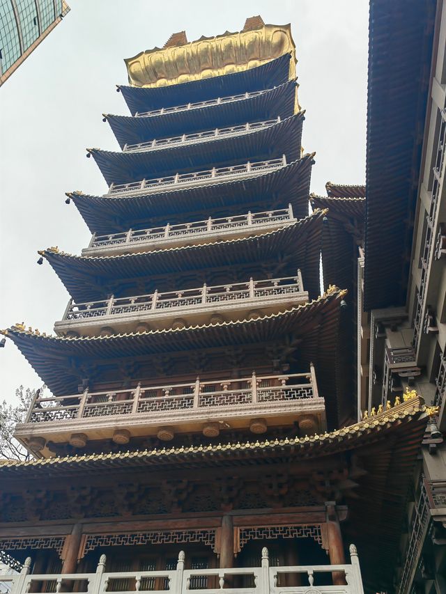 喧鬧的靜安