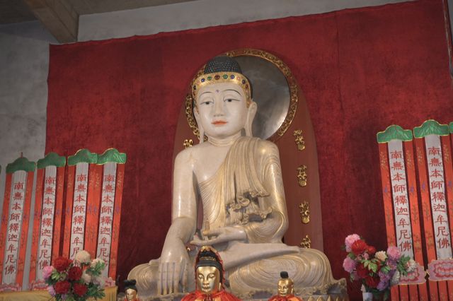 上海一煌びやかなお寺　静安寺