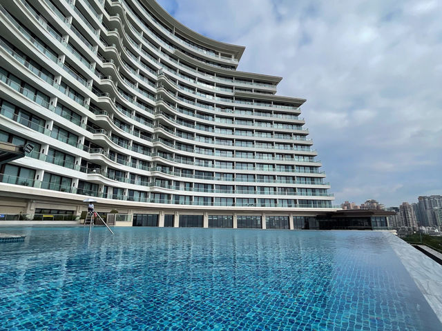 🌊珠海望海樓，無邊泳池海景盛宴