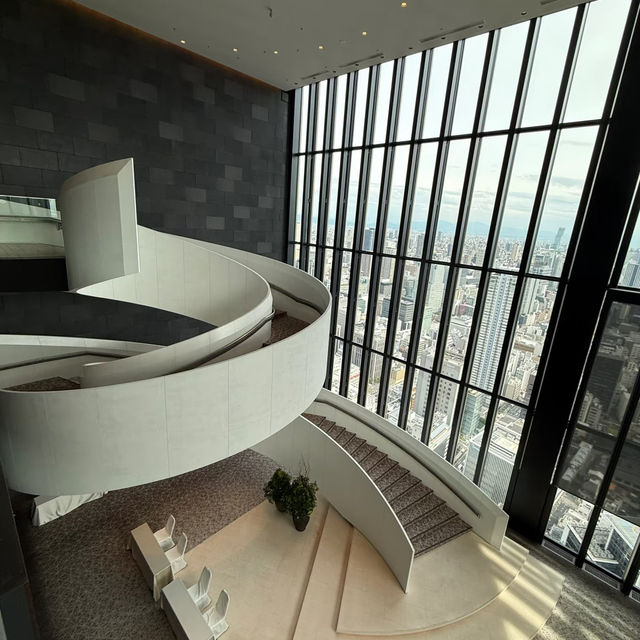 大阪康萊德｜都市高空奢享，泡澡看景兩不誤！🛁✨
