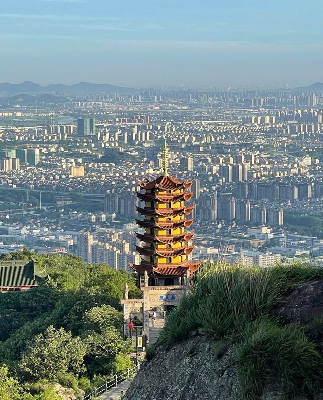晨鐘暮鼓，香爐峰登高尋禪