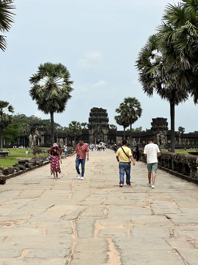 Angkor Wat Day Trip From Phnom Penh, Here Is how To do it! It’s Possible! 