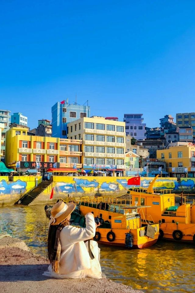 懸崖上的彩色漁村！2日1夜海島遊