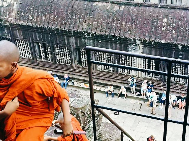 Exploring the Sacred Paths: Buddhist Pilgrimage Routes of Angkor Wat and Angkor Thom