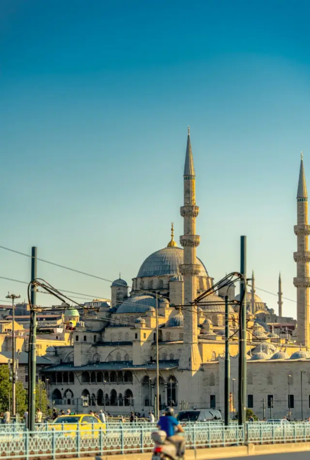 8-Day Turkey Essential Tour! Carpets, Palaces, Hot Air Balloons, this guide is super cool! Must-Go Reasons: Ultimate exotic experience! Romance spanning Europe and Asia~🌍