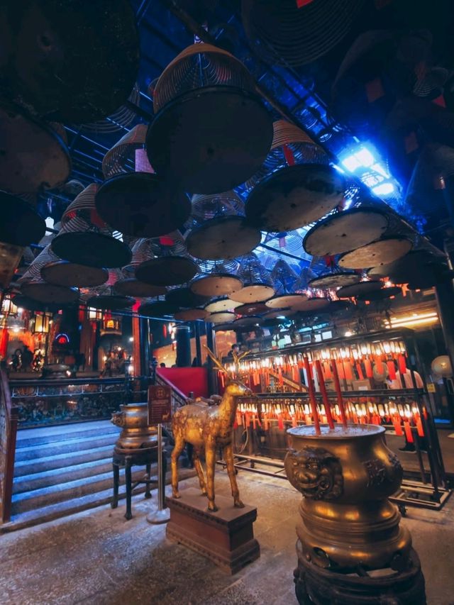 Hong Kong Treasure Spot: Man Mo Temple