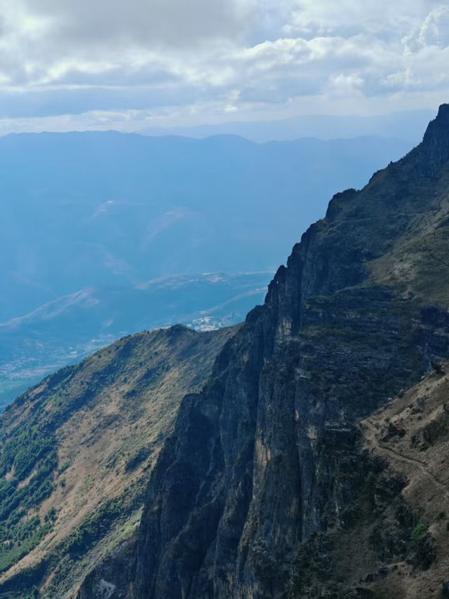 滇東秘境!曲靖深秋隱藏玩法上線,山水文化一鍵全含! 滇東秘境!曲靖深秋隱藏玩法上線,山水文化一鍵全含!