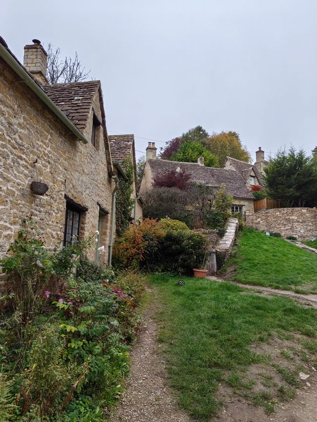 詩情畫意的拜伯里（bibury）