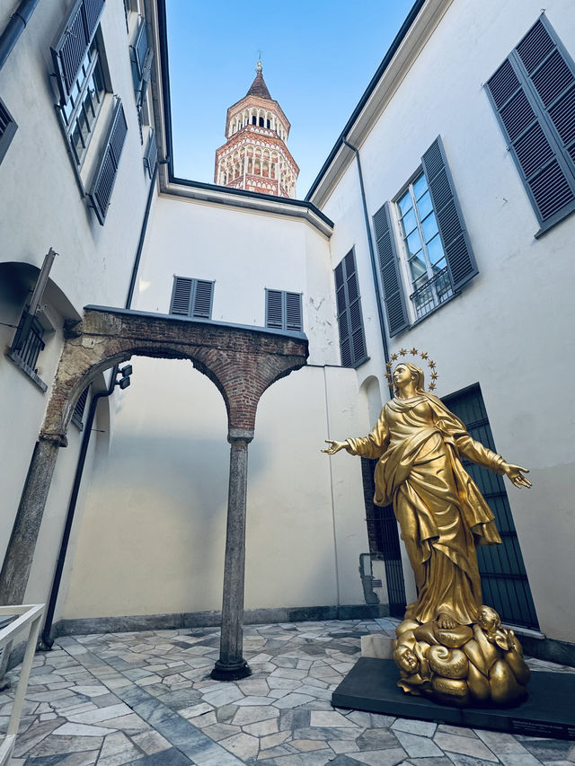 米蘭大教堂入內後免費的教堂博物館！！！