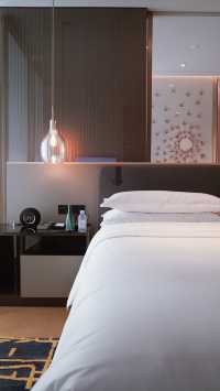 在網紅酒店過生日及除夕 精彩得不要不要的