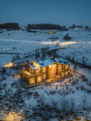 Changbai Mountain's Lesser-Known Adventure: Drifting on Lushui River with Stunning Rime Ice That Leaves You Speechless