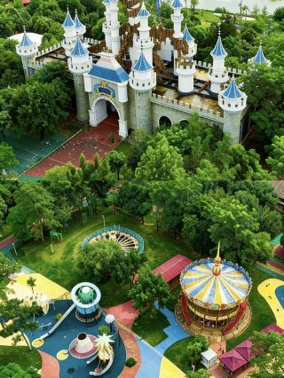 Jurassic World Check-in Spot