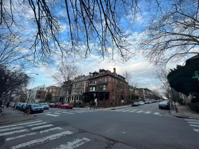 Explore Philadelphia at a leisurely pace with a cultural and culinary twist