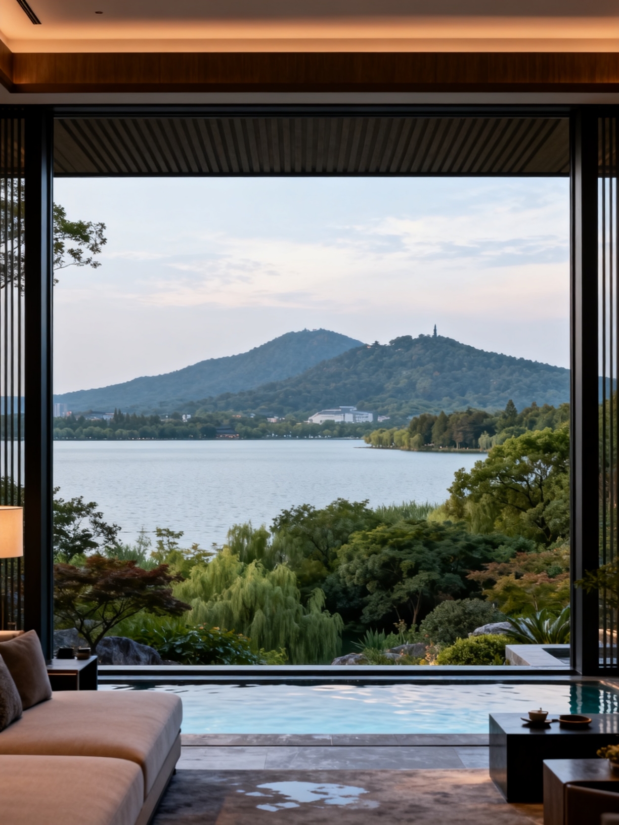 ทริปครอบครัวไปหนานจิง: พักที่โรงแรมที่มีสวนสวยใกล้ทะเลสาบซวนอู่