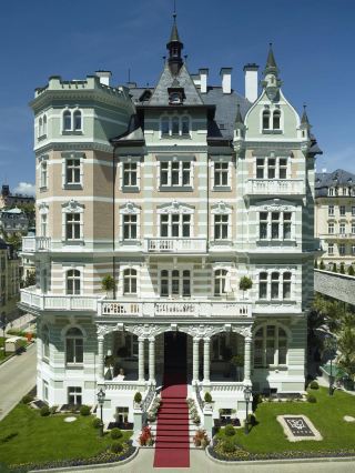 Savoy Hotel, the "magical" base for family trips!