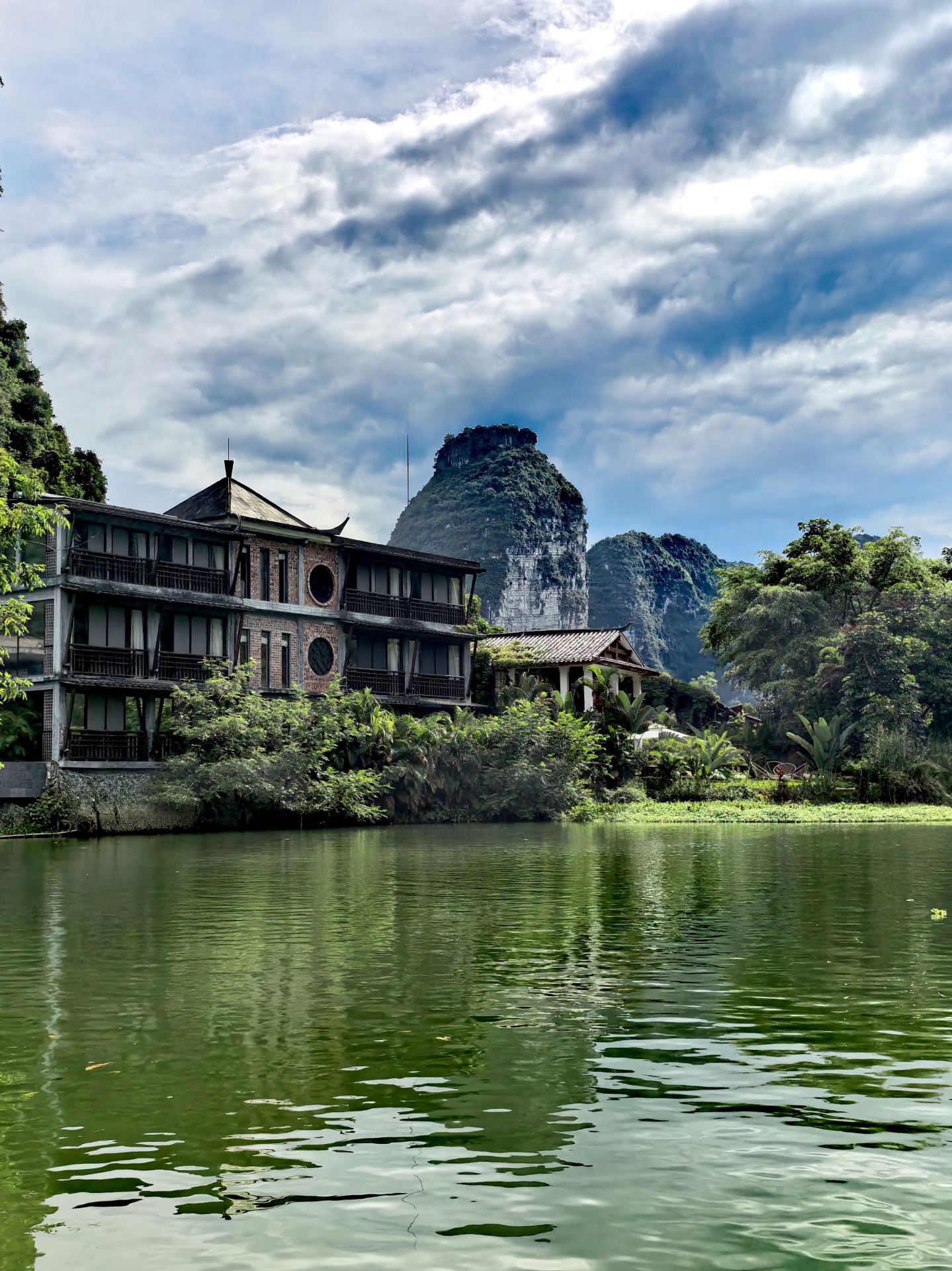 Autumn trips to Baise and surrounding areas are so worth it. This hidden gem is home to healing autumn scenery.