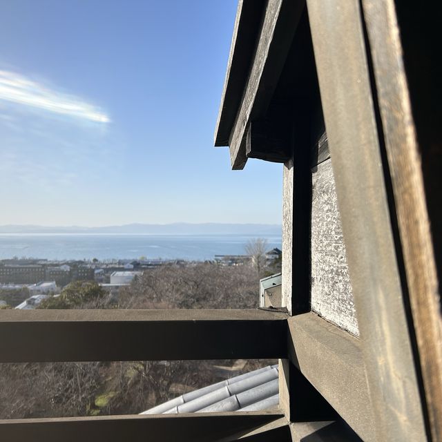 在古堡上鳥瞰古鎮