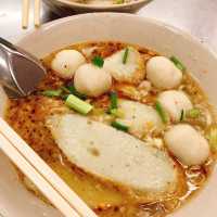 曼谷泰國🇹🇭在地小吃美食💯😋 Rung Rueang Pork Noodle (Left Shop) รุ่งเรืองตั๋ง ห้องมุม