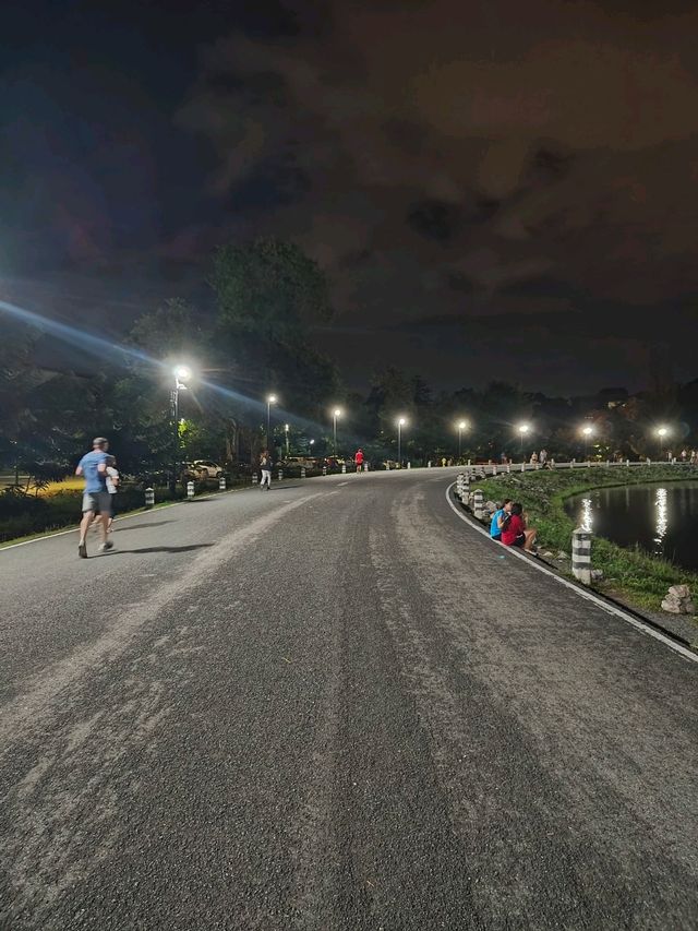 Tat Chomphu Reservoir park