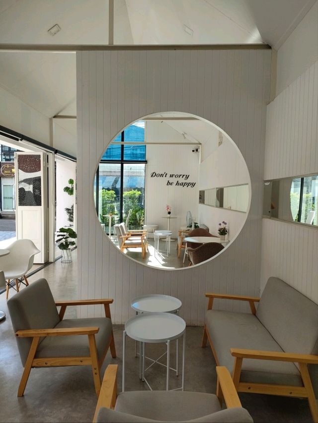 WISE CAFE 