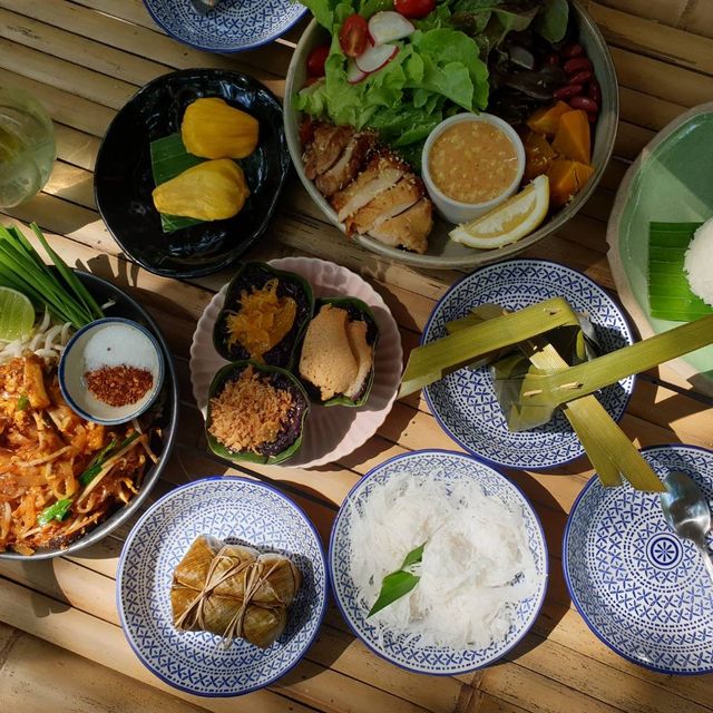 Natura cafe คาเฟ่&ร้านอาหาร ในสวนลิ้นจี่