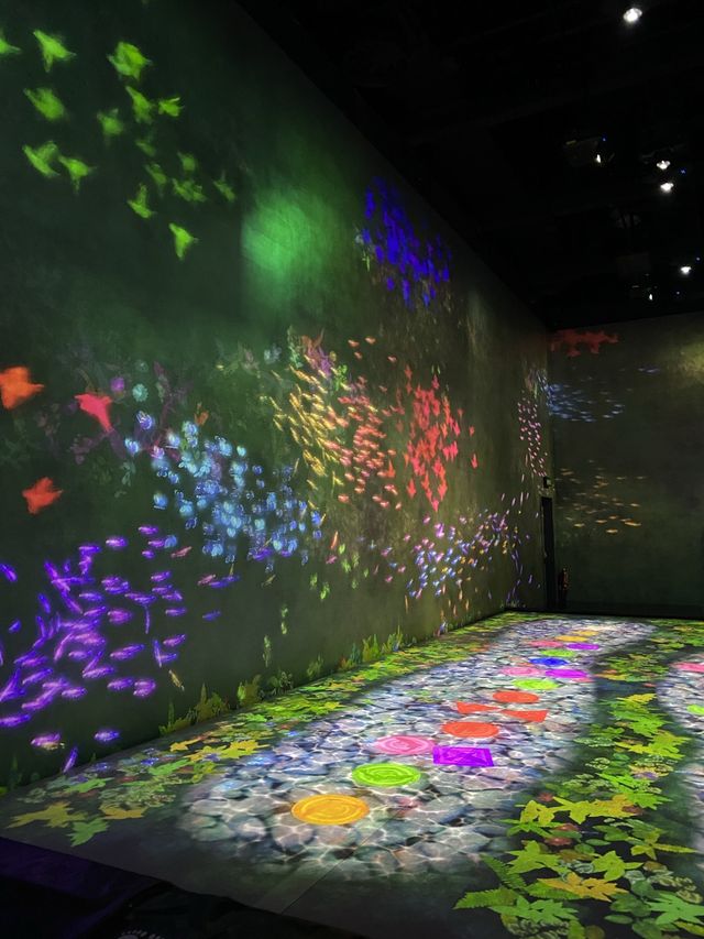 澳門其中一個最火紅的景點😍 #teamLab 無買錯飛～^_^入面好靚又好玩！